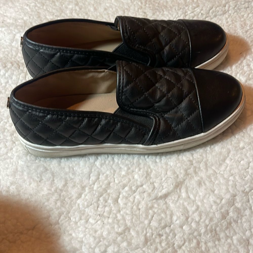 Steve Madden Xaander slip ons size 7M